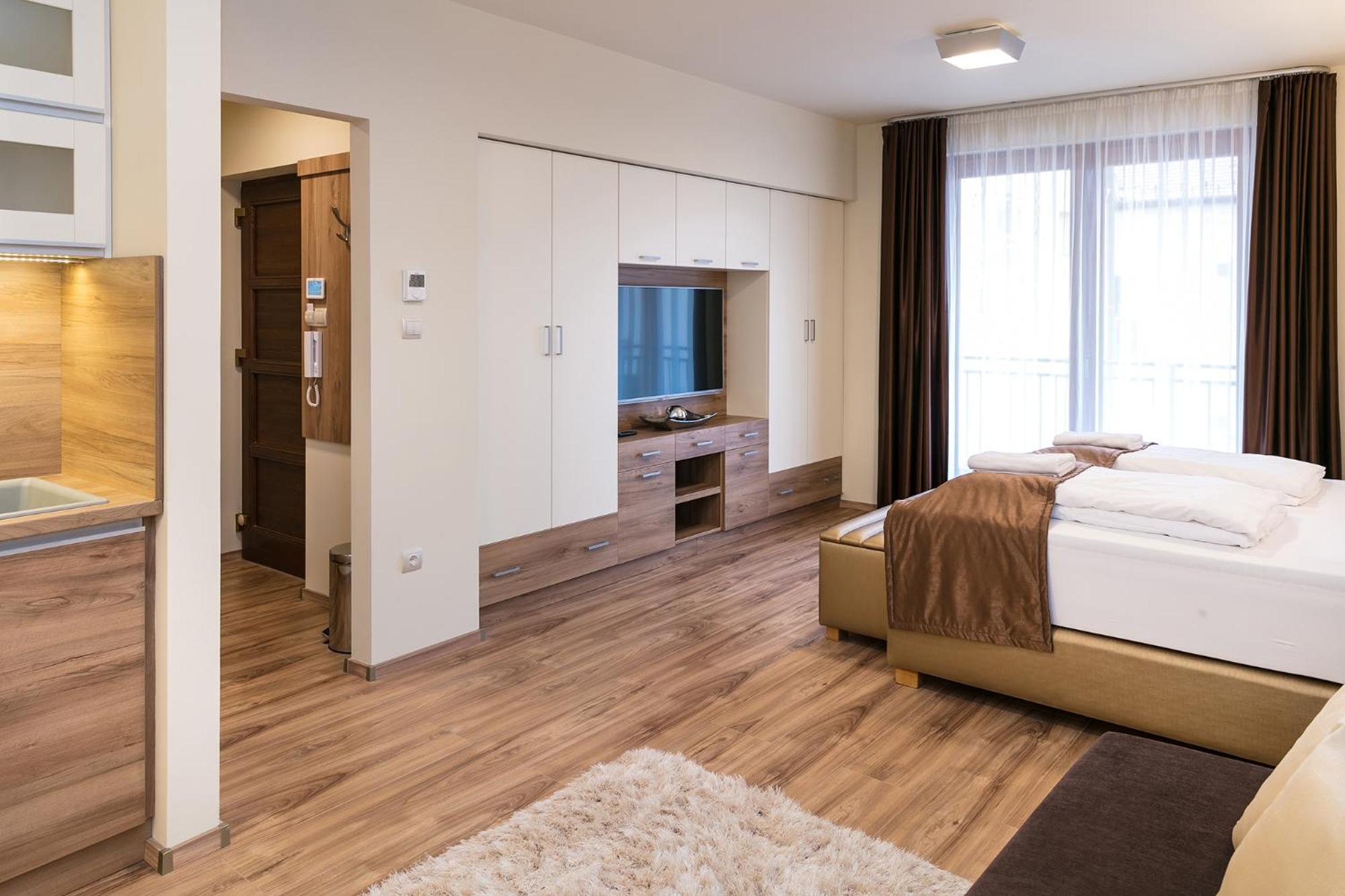Foter Rezidencia 2 Aparthotel Дьор Екстериор снимка