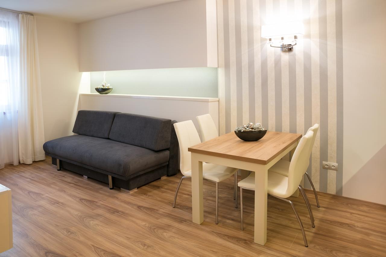 Foter Rezidencia 2 Aparthotel Дьор Екстериор снимка