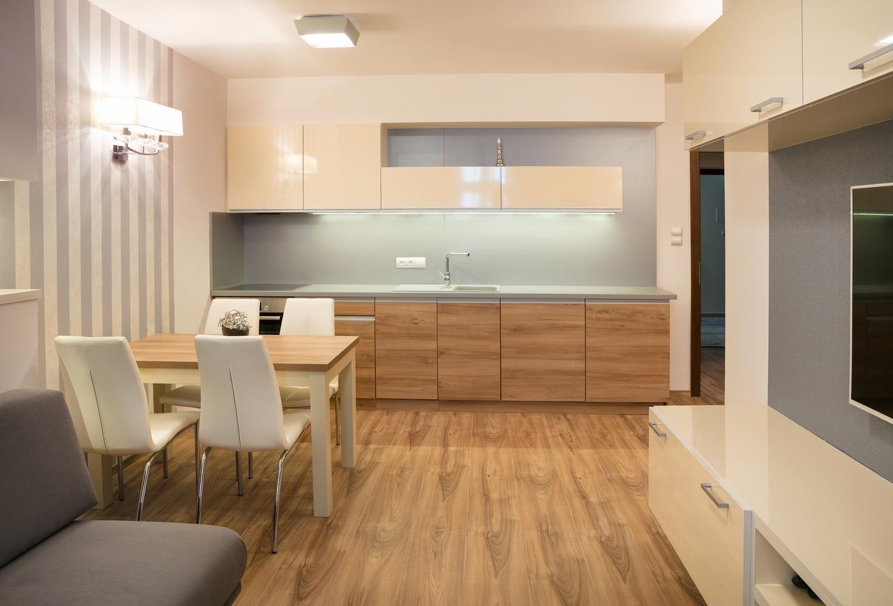 Foter Rezidencia 2 Aparthotel Дьор Екстериор снимка