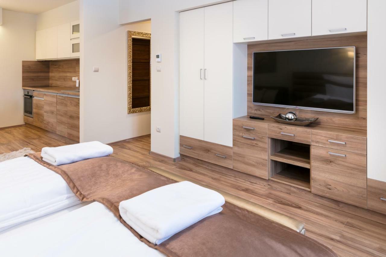 Foter Rezidencia 2 Aparthotel Дьор Екстериор снимка