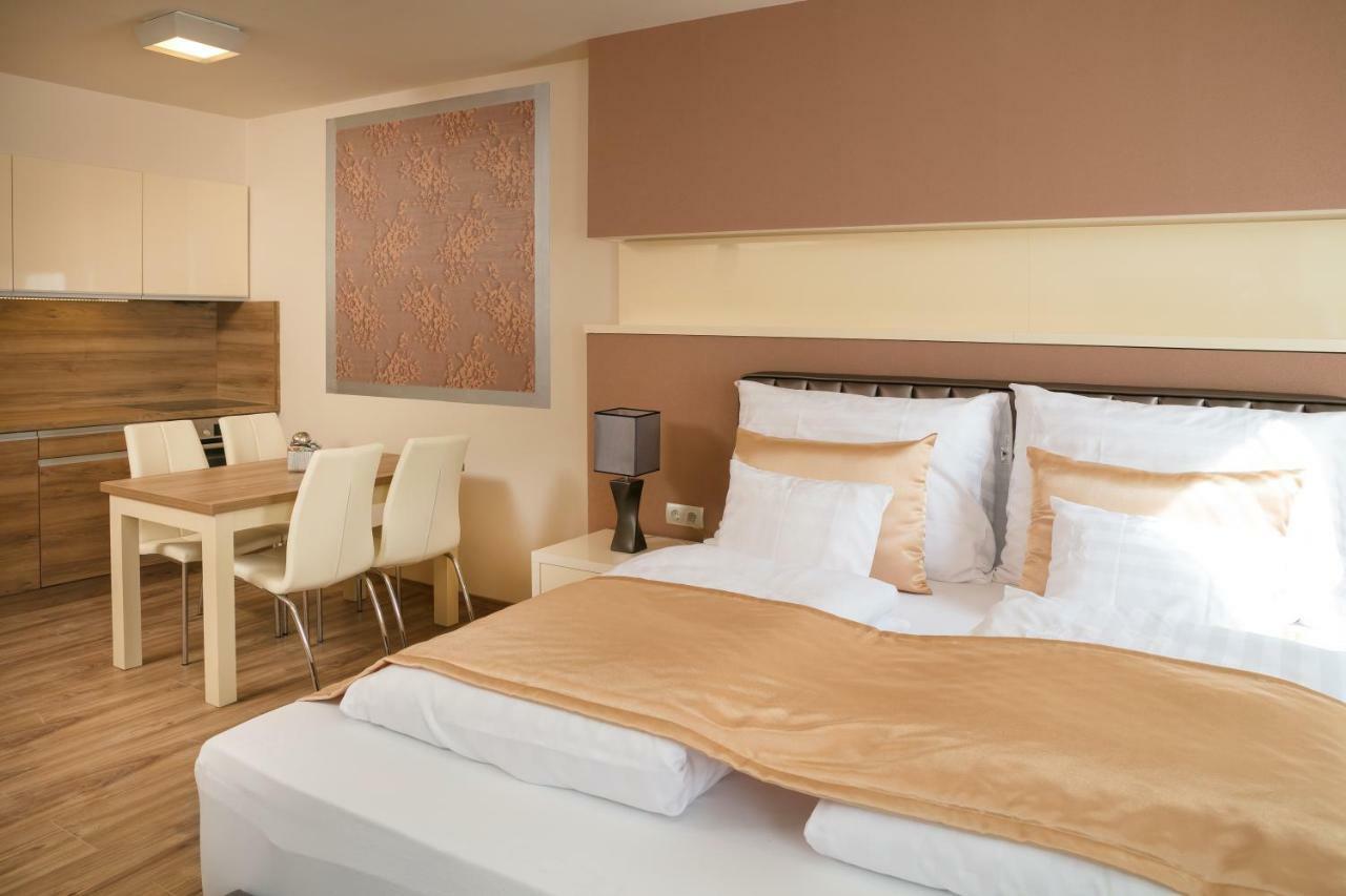Foter Rezidencia 2 Aparthotel Дьор Екстериор снимка