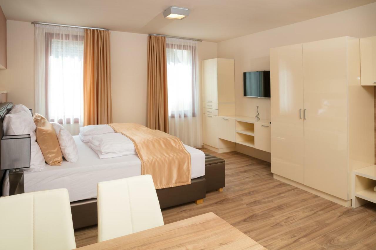 Foter Rezidencia 2 Aparthotel Дьор Екстериор снимка