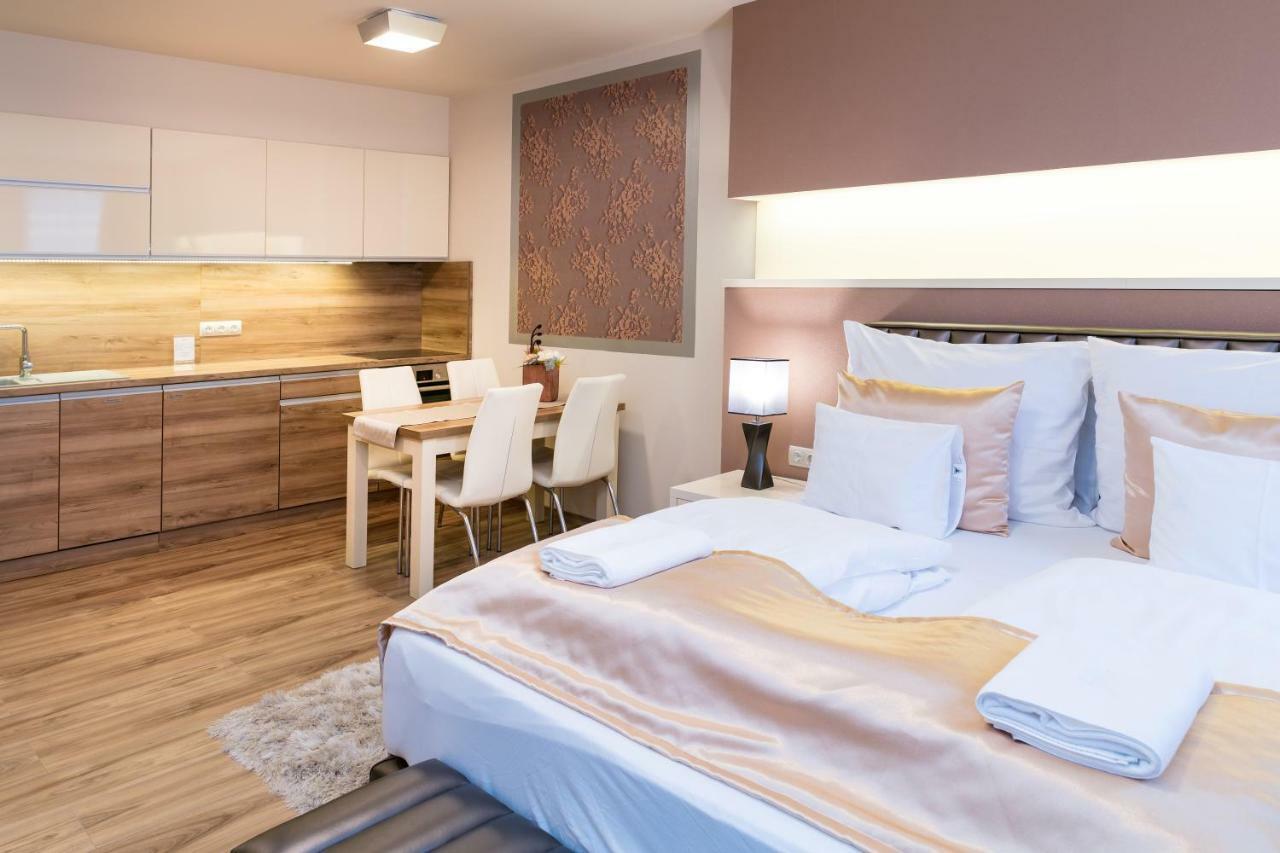 Foter Rezidencia 2 Aparthotel Дьор Екстериор снимка