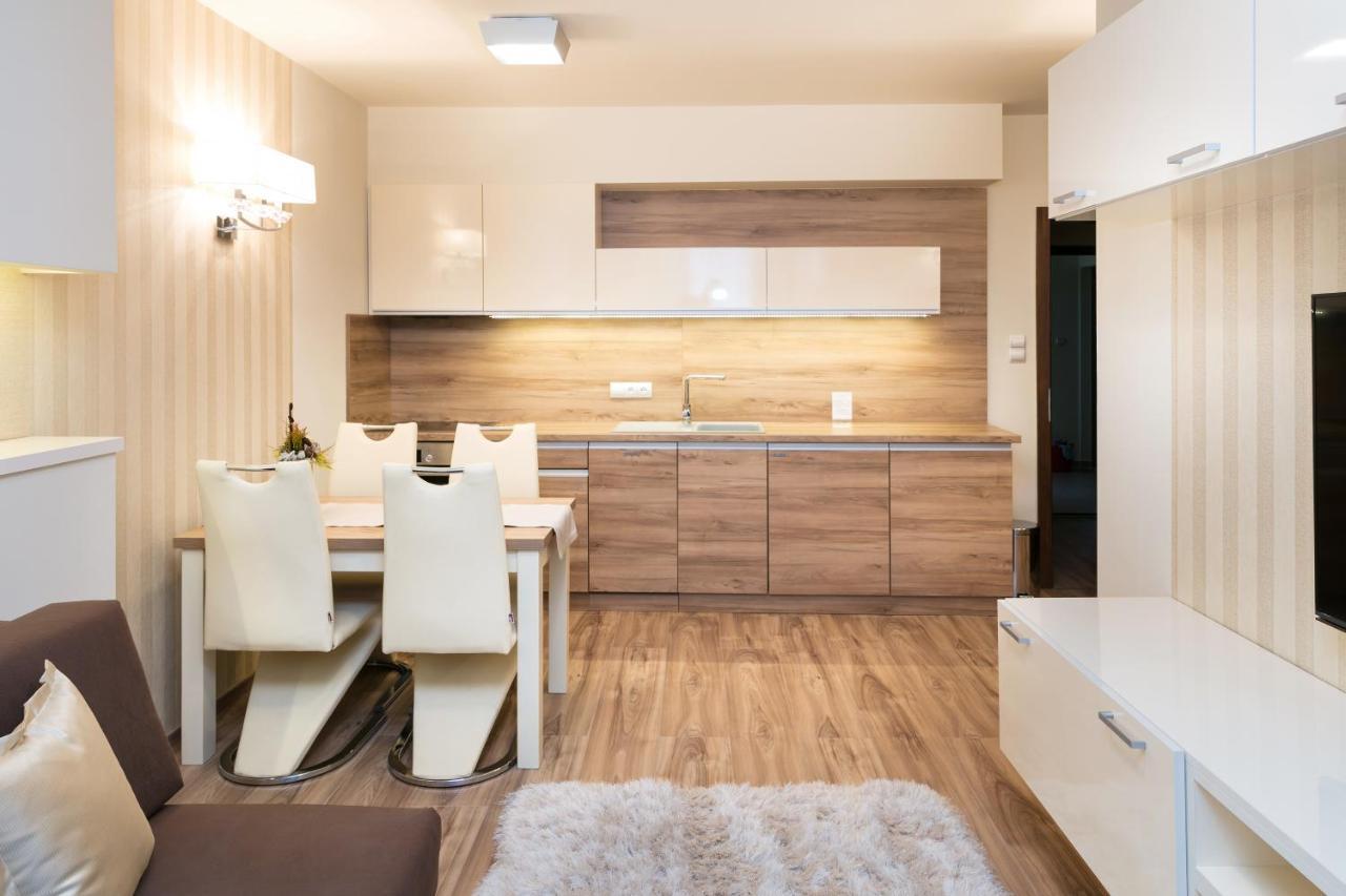 Foter Rezidencia 2 Aparthotel Дьор Екстериор снимка