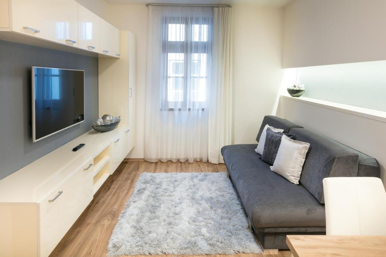 Foter Rezidencia 2 Aparthotel Дьор Екстериор снимка