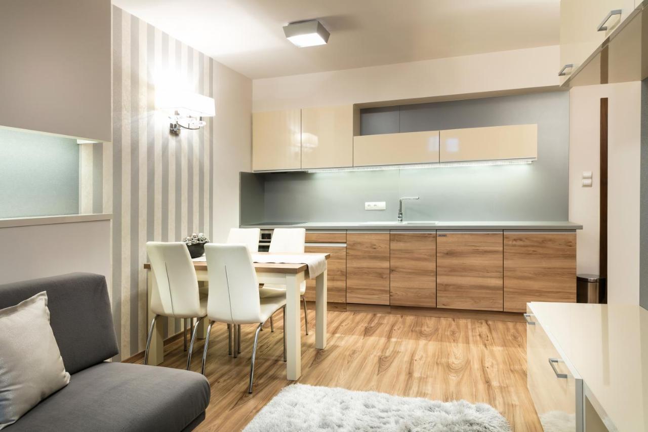 Foter Rezidencia 2 Aparthotel Дьор Екстериор снимка