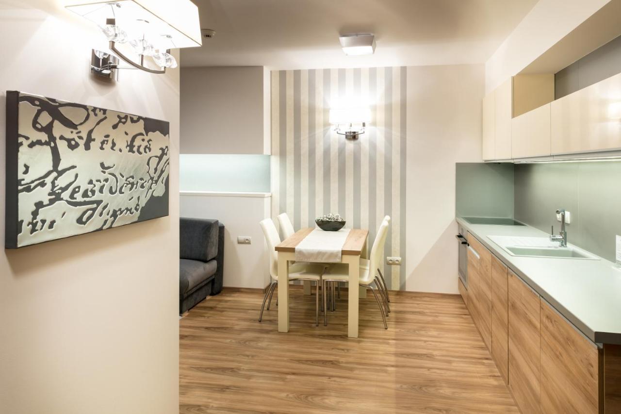 Foter Rezidencia 2 Aparthotel Дьор Екстериор снимка